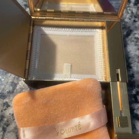 True Vintage Volupte Gold Compact with Mirror Never Used! - Picture 7 of 11